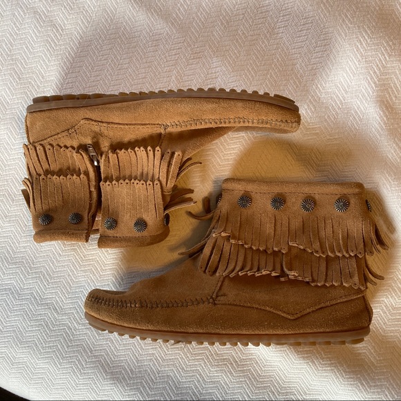 Minnetonka Moccasin Double Fringe Boots - Picture 2 of 10
